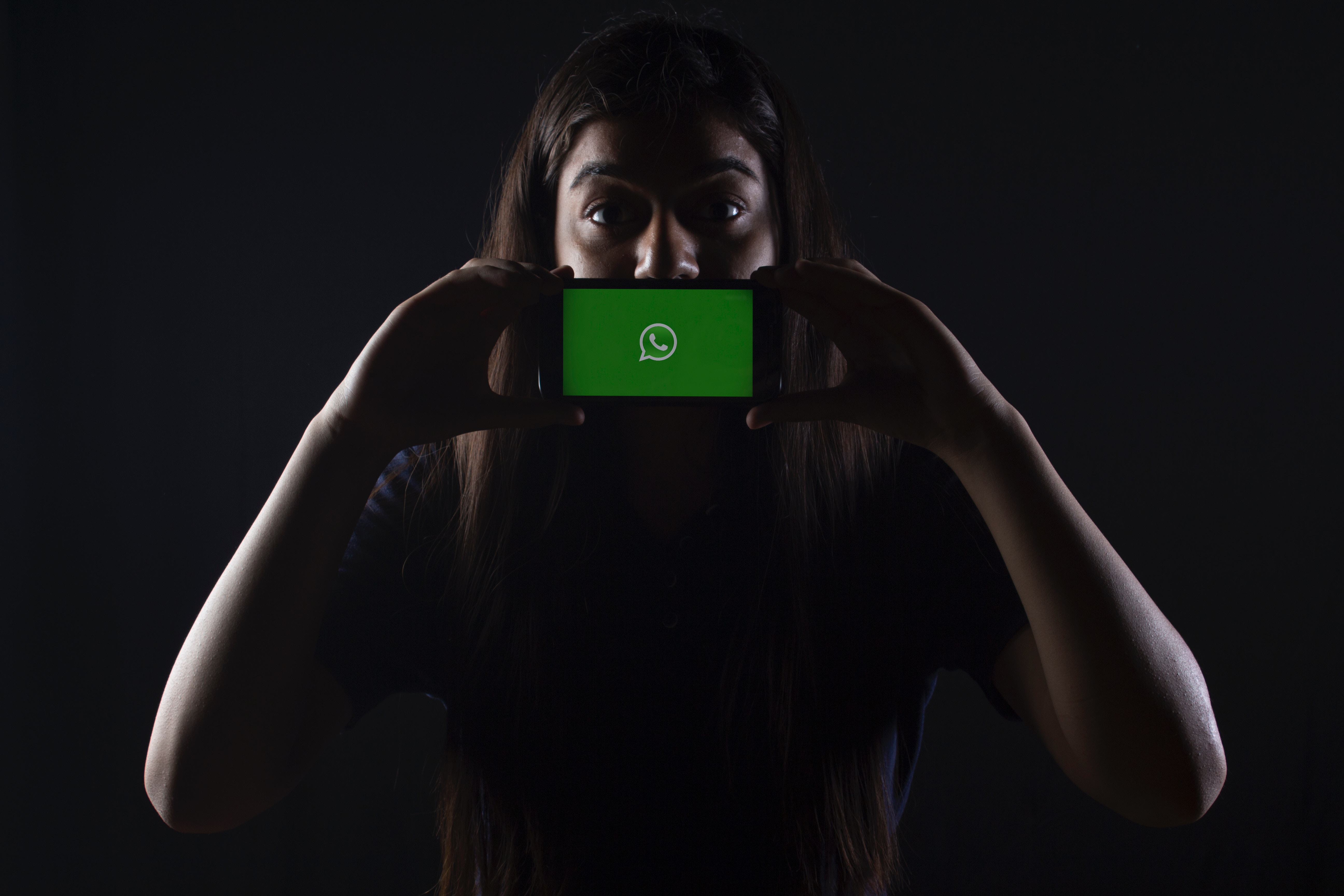 WhatsApp показывает переписку новому владельцу номера