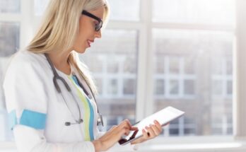 MTS AdTech и РОМИР: каждый седьмой россиянин советуется с нейросетью о здоровье