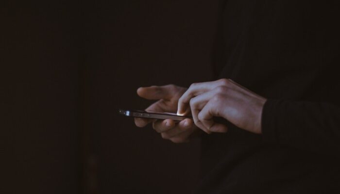 Мессенджер MAX исчез из App Store, пользователи Apple потеряли уведомления